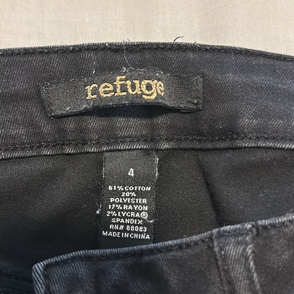 NWOT Refuge High Rise Super Distressed Skinny Jean in Black Ultra Stretch Size 4 - Picture 7 of 10